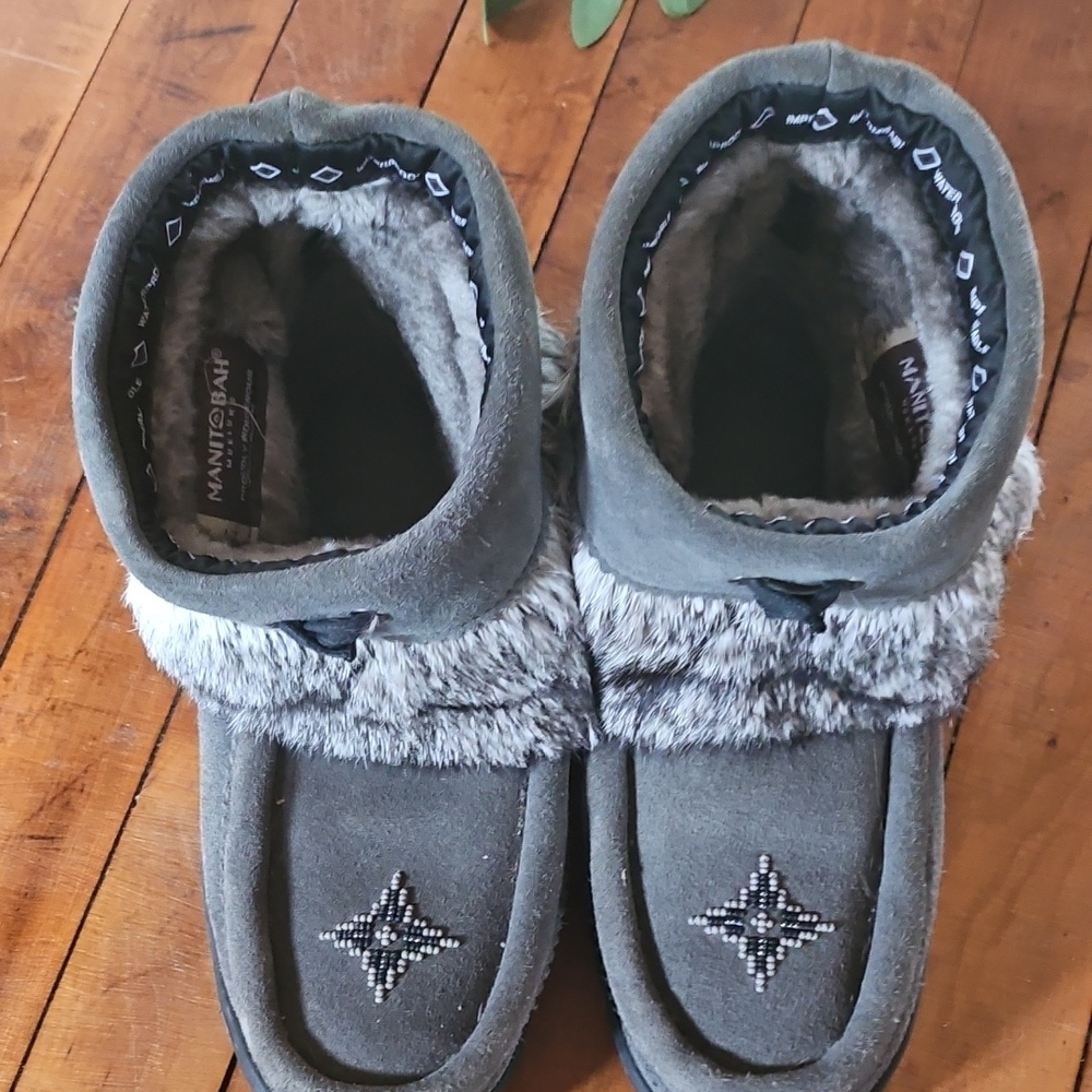 Manitobah Boots Moccasins Size 7